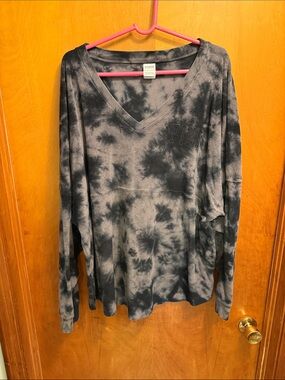 PINK Victoria's Secret Tie-Dye V-Neck Pullover - Black & Gray